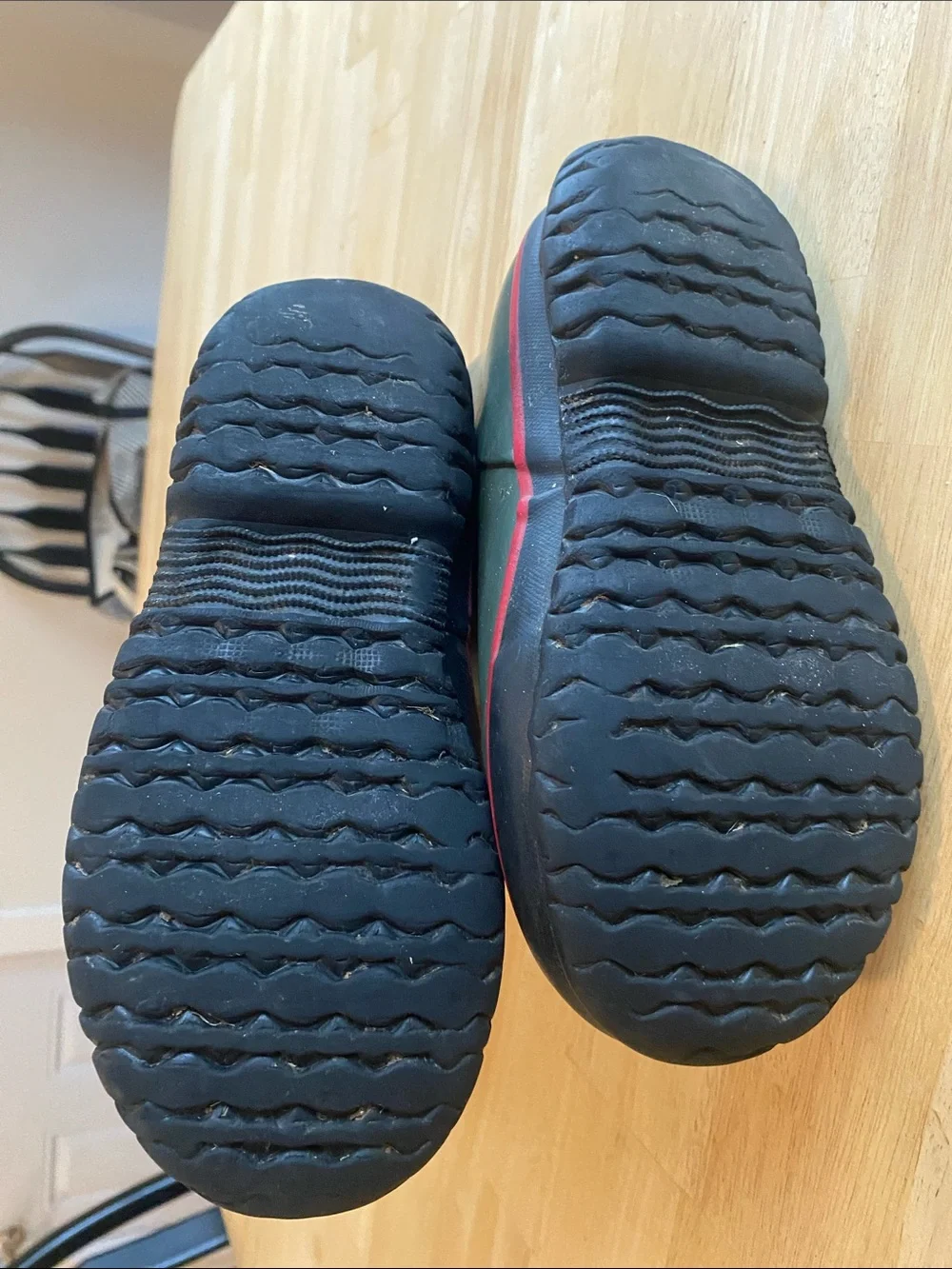 Bogs olive red